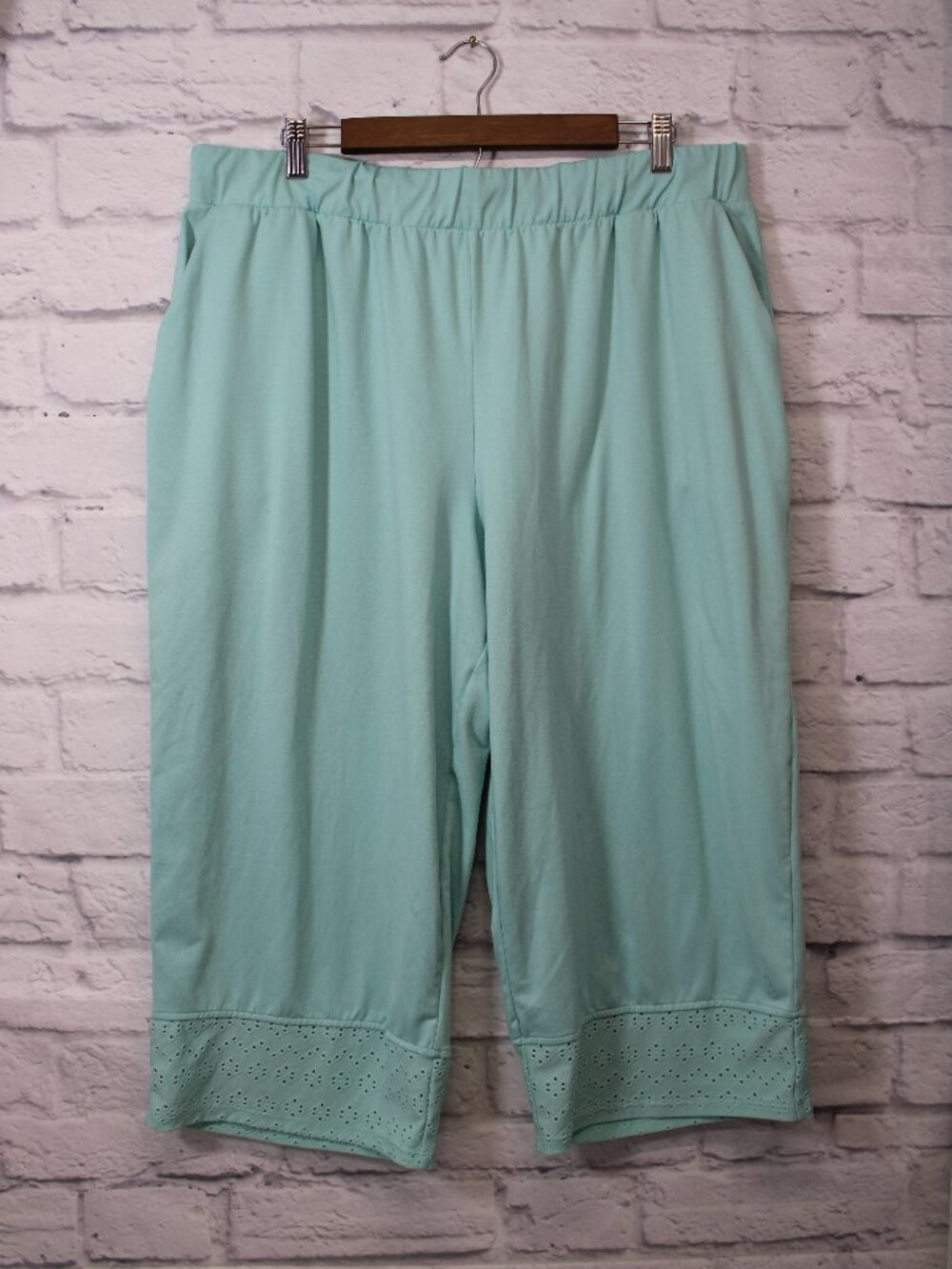 Cuddl Duds Plus 1X Seagreen Pullon Eyelet Cropped Ankle Loungewear Pants